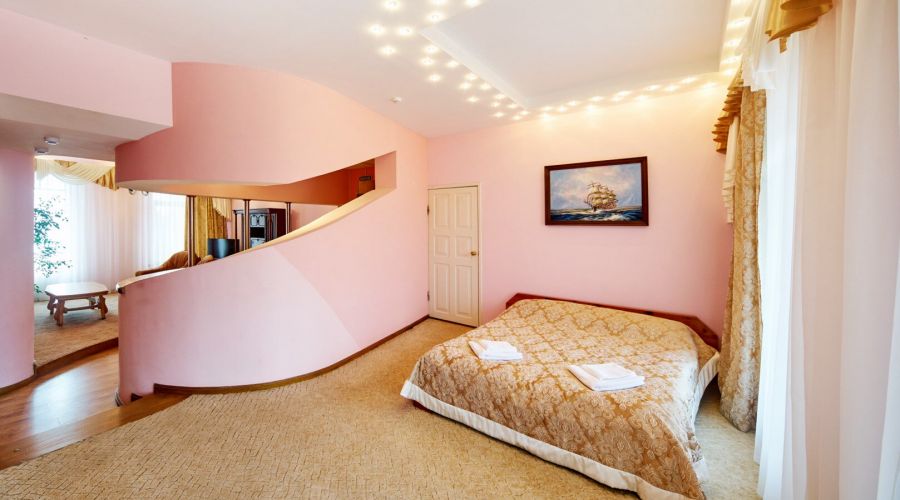 Студио Пинк 2-местный 2-комнатный