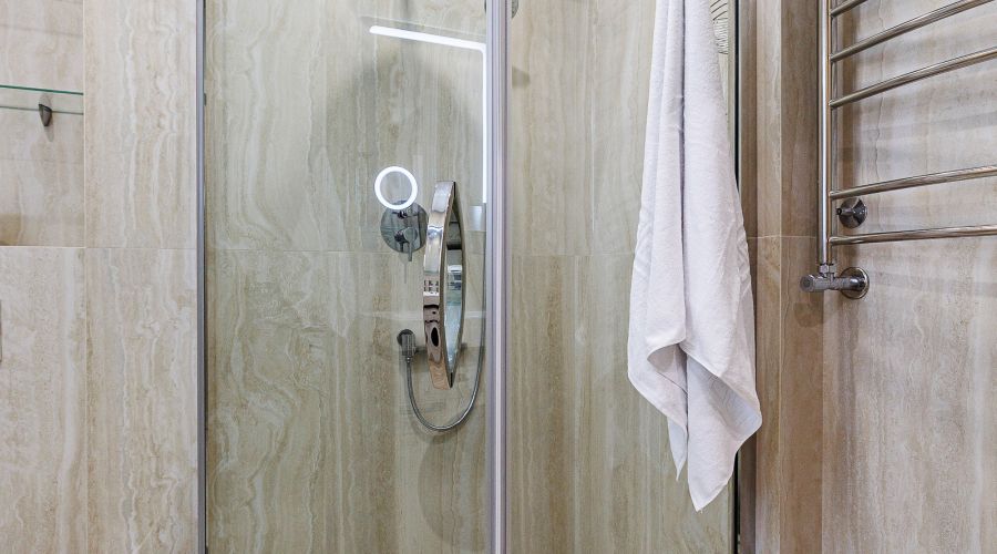 Апартаменты студио 2-местный боковой вид на море корпус АкваDeLuxe