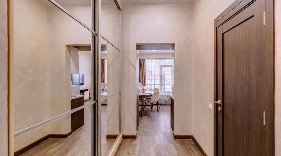 Апартаменты студио 2-местный боковой вид на море корпус АкваDeLuxe