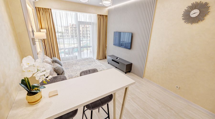 Апартаменты студио 2-местный боковой вид на море корпус АкваDeLuxe