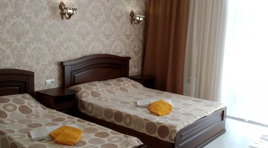 Стандарт 4-местный с балконом