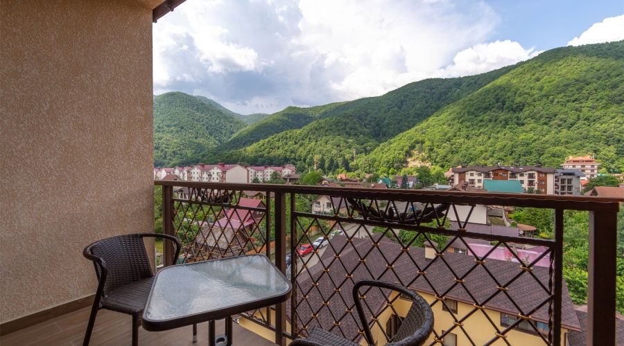 Полулюкс 2-местный с балконом