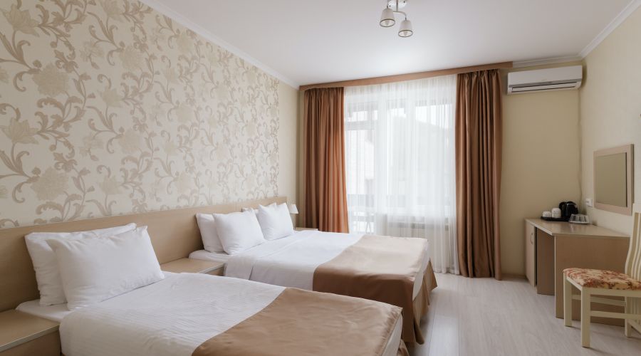 Улучшенный Улучшенный 3-местный с балконом 