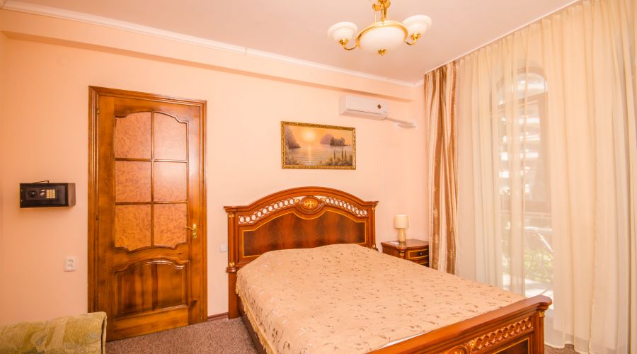 Люкс 3-местный 2-комнатный №2