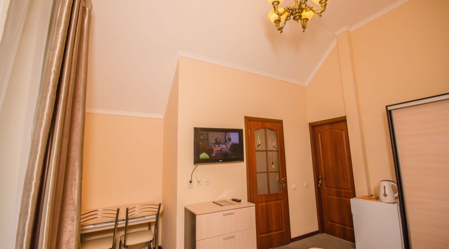 Улучшенный 2-местный 1-комнатый с видом на море №7,№12