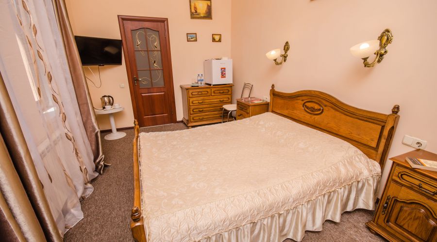 Улучшенный 2-местный 1-комнатный боковой вид на море №10