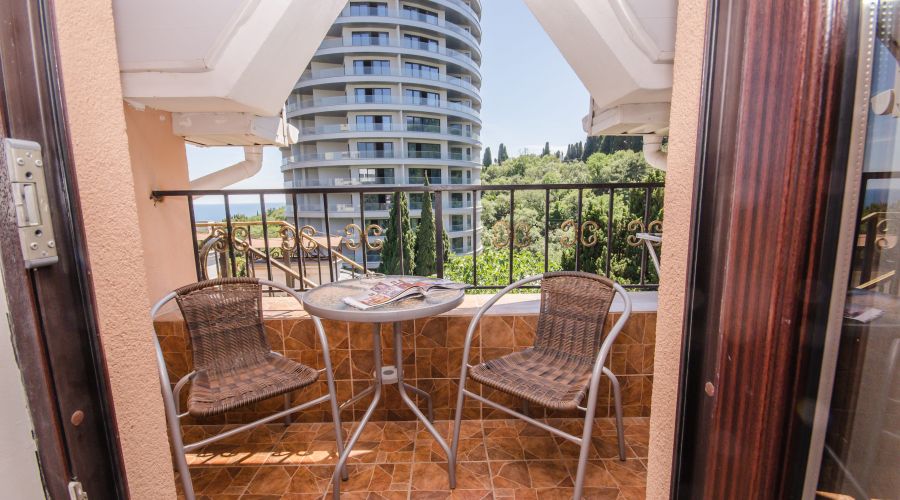 Улучшенный 2-местный 1-комнатный боковой вид на море №10