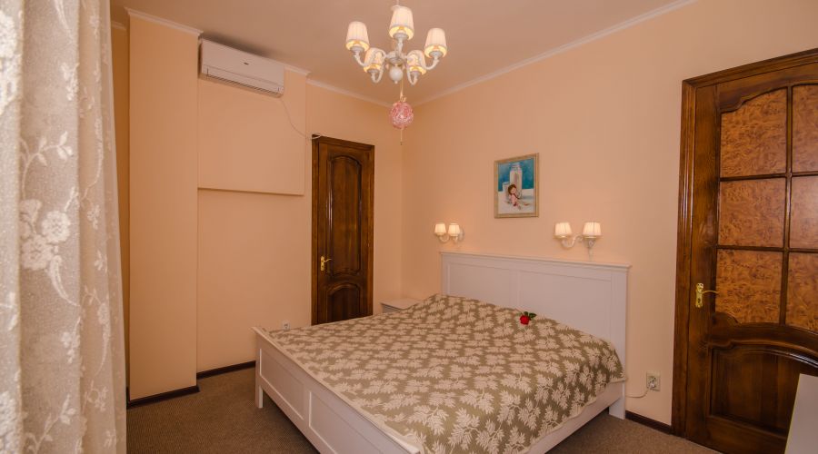 Люкс 3-местный 2-комнатный №2