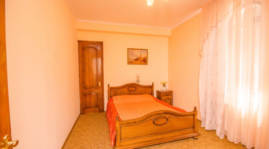 Люкс 3-местный 2-комнатный без балкона №3