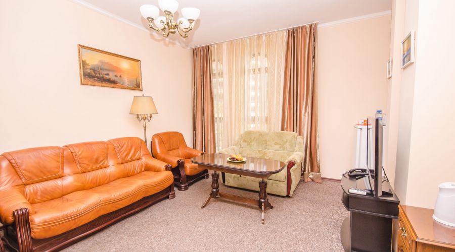 Люкс 3-местный 2-комнатный №2