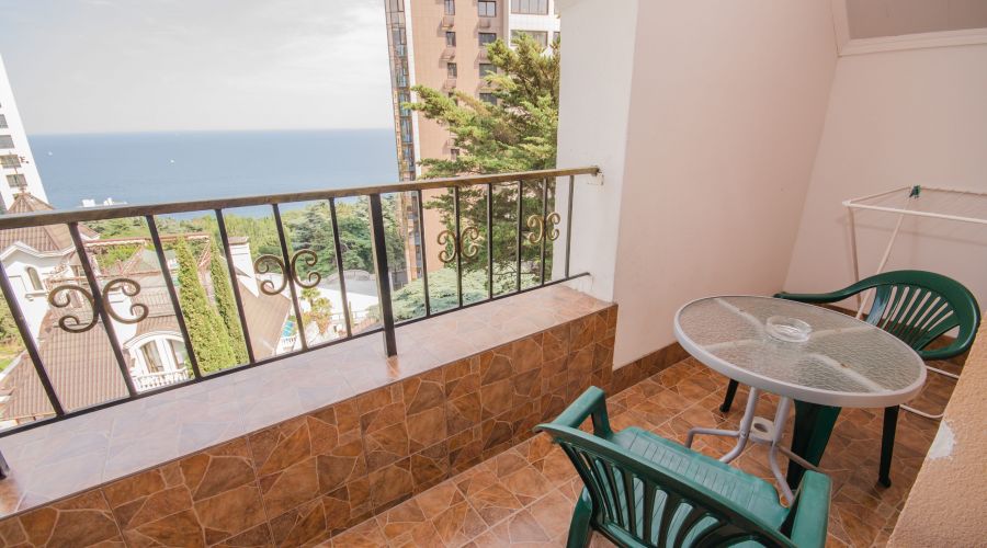 Улучшенный 2-местный 1-комнатый с видом на море №7,№12