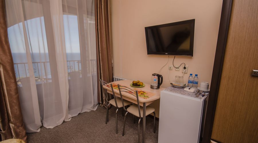 Полулюкс 2-местный 1-комнатный с видом на море №11