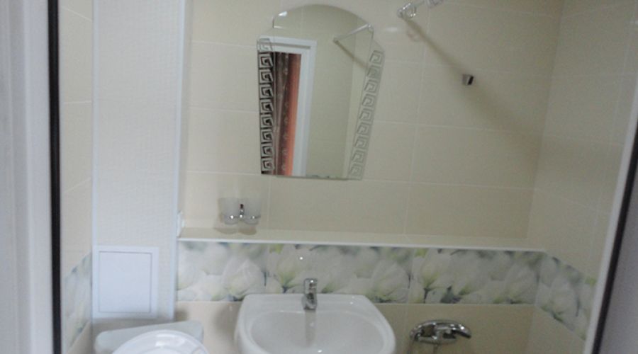 Люкс "2-местный 2-комнатный
с кухней"