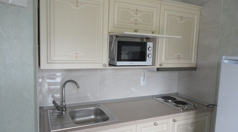 Люкс "2-местный 2-комнатный
с кухней"