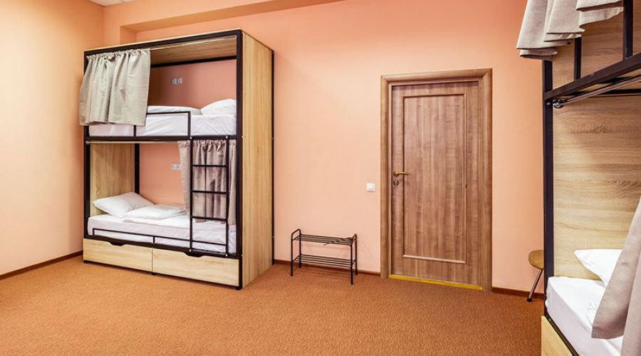 Место в женском номере