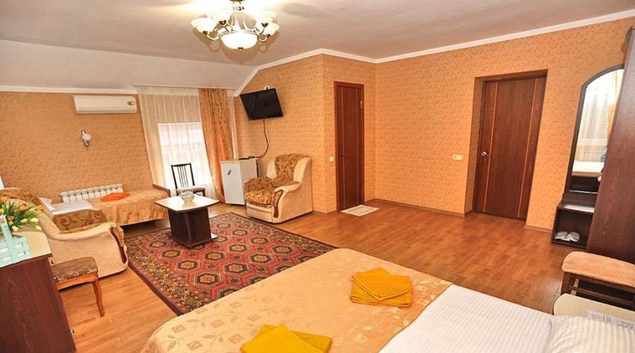 Студия 4-местный