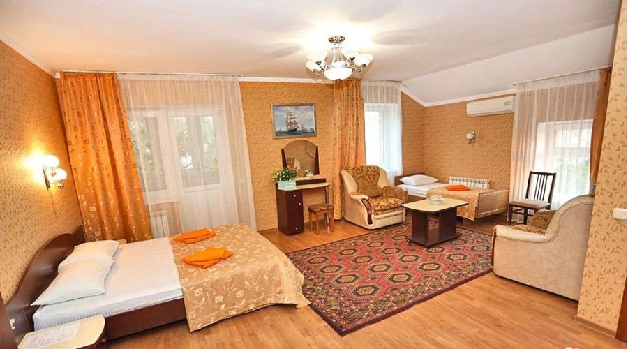 Студия 4-местный