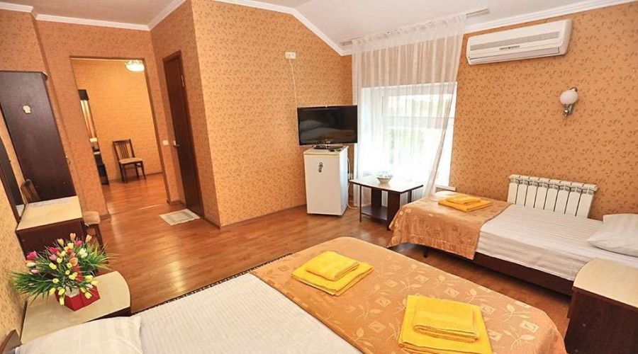 Люкс 4-местный 2-комнатный