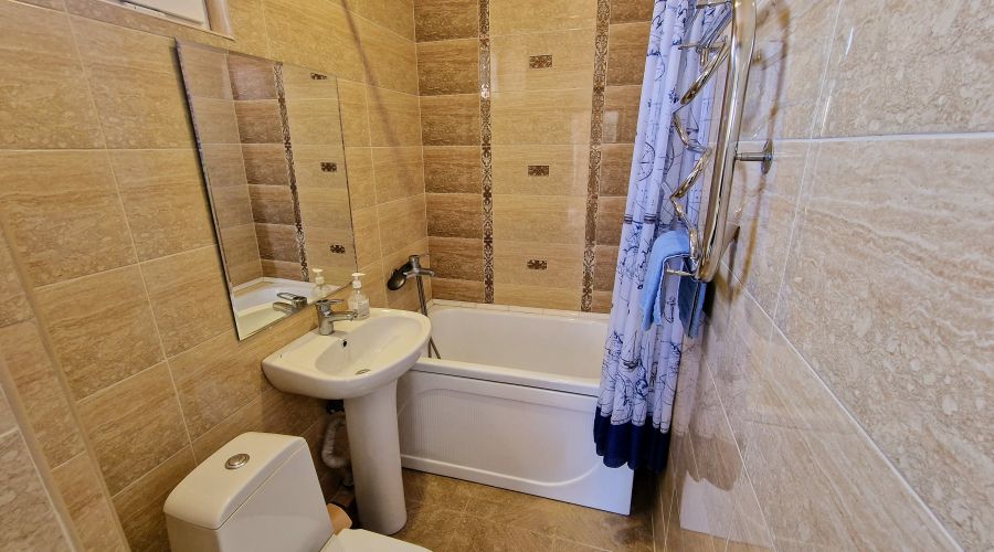 Делюкс 4-местный 1-комнатный с балконом и видом на море