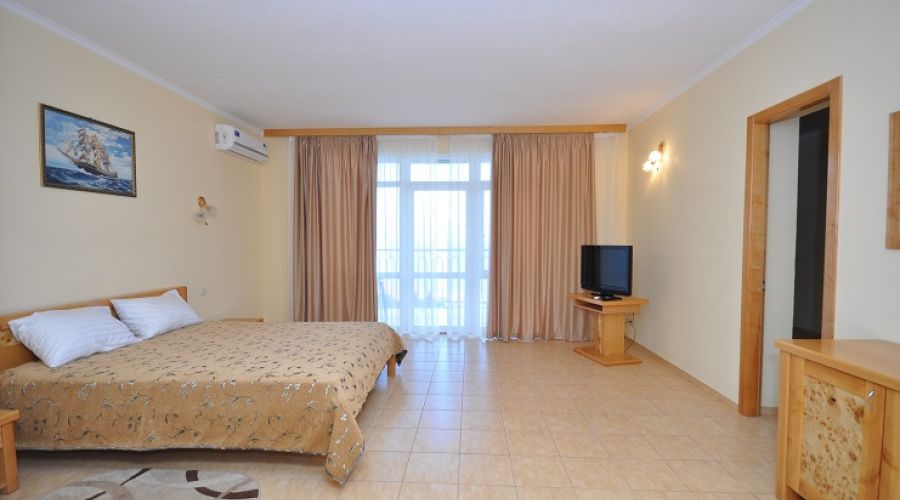 Стандарт улучшенный 2-местный с двуспальной кроватью (корпус 4)