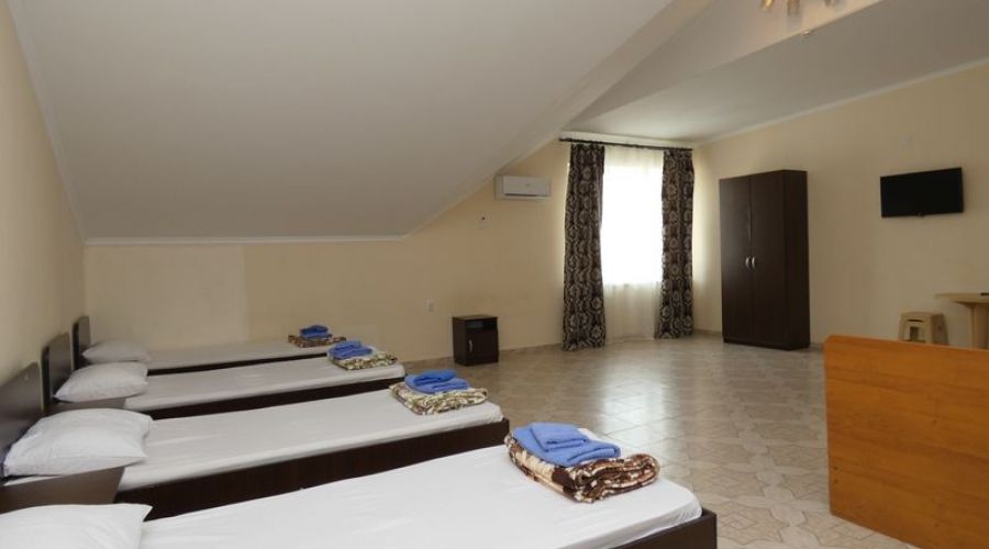 Семейный Семейный 5-местный