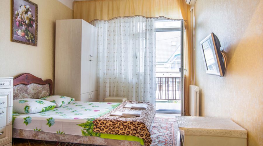 Стандартный 3-местный с балконом