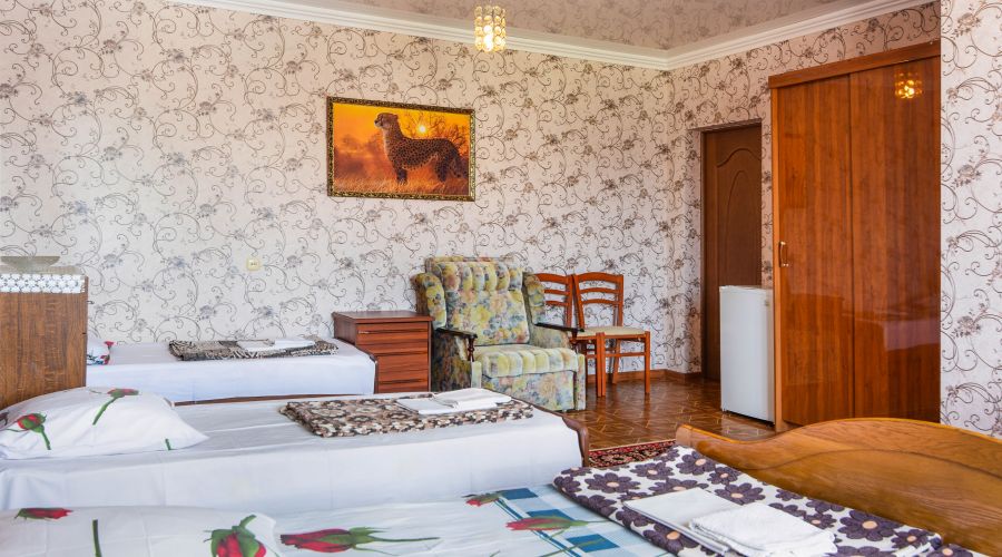 Стандартный 4-местный с балконом