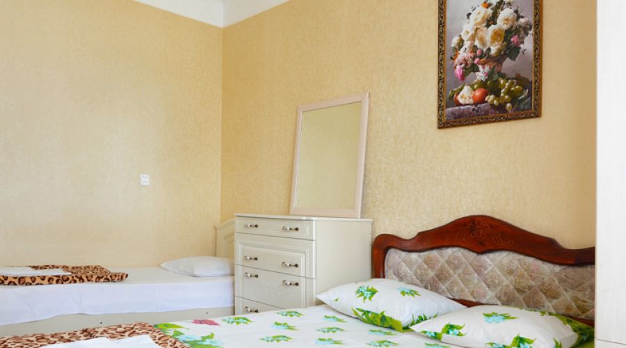 Стандартный 3-местный с балконом