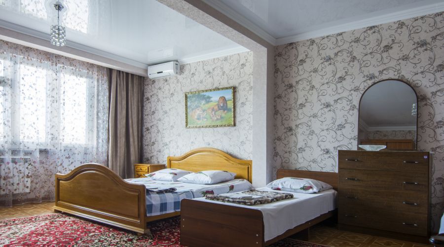 Стандартный 4-местный с балконом