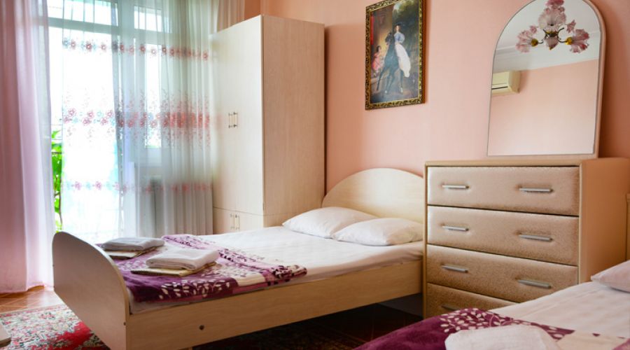 Стандартный 3-местный с балконом