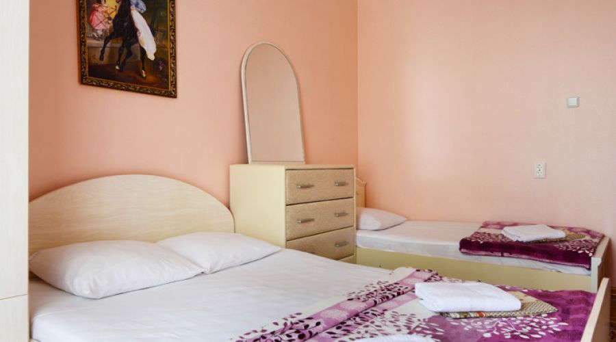 Стандартный 3-местный с балконом