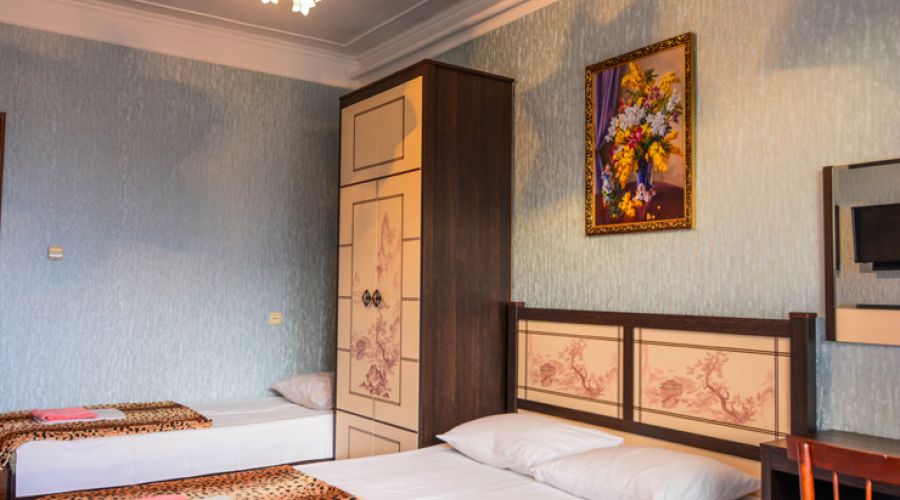 Стандартный 3-местный с балконом