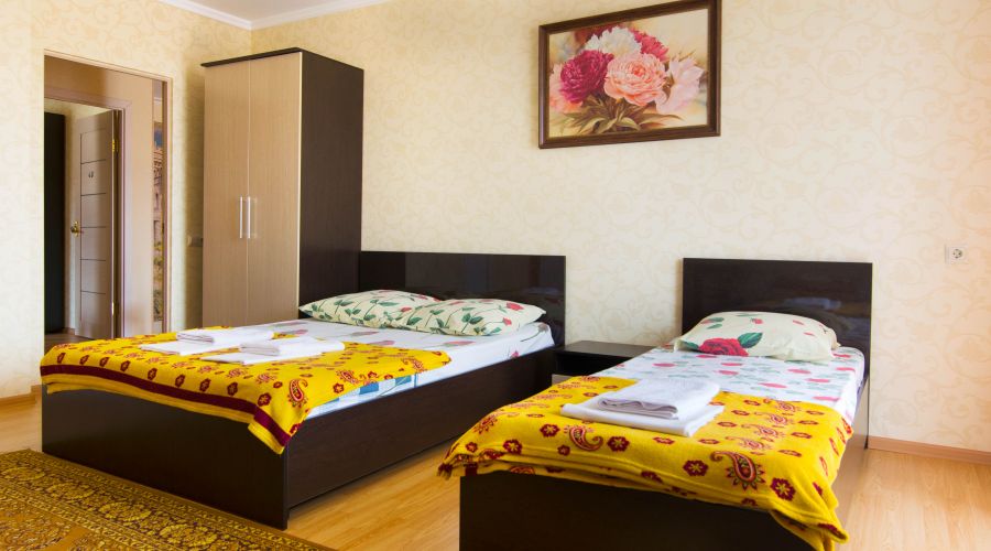 Стандартный 4-местный с балконом