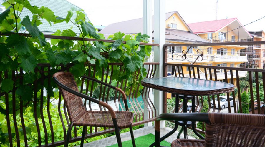 Стандартный 3-местный с балконом