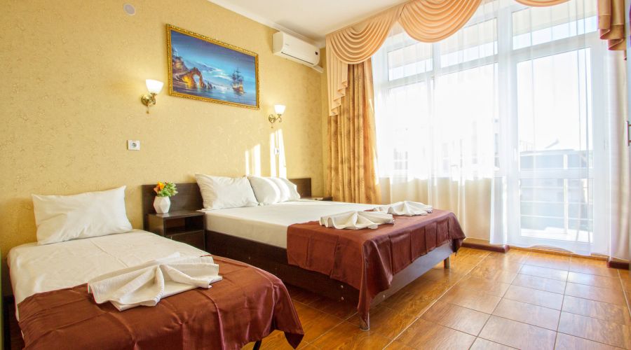 Комфорт 2-местный с балконом + 1