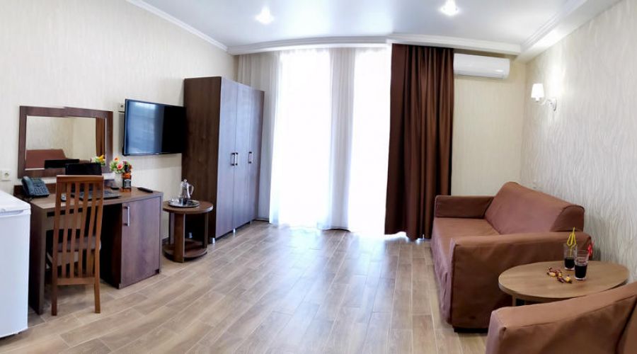 Люкс 2-местный 2-комнатный с балконом