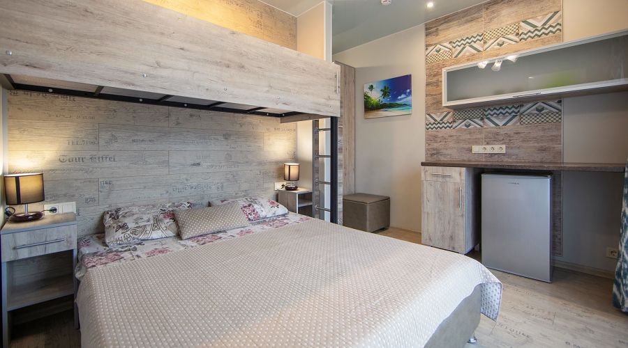 Стандартный плюс 2-местный 1-комнатный с балконом