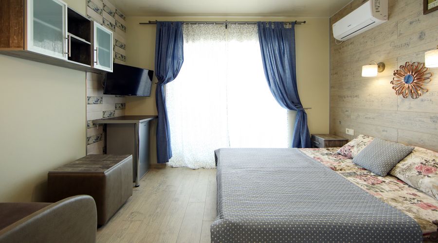 Стандартный плюс 2-местный 1-комнатный с балконом