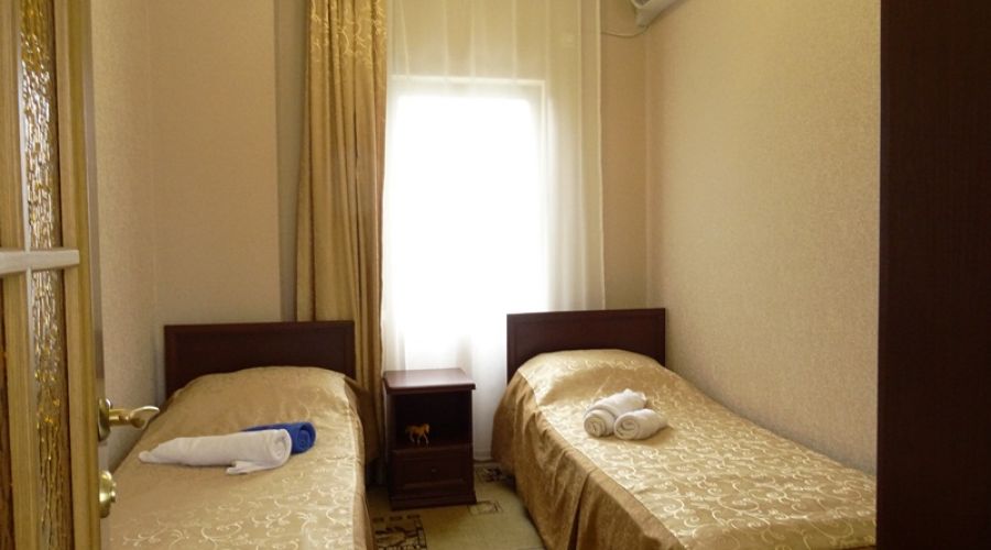 Люкс 4-местный 3-комнатный