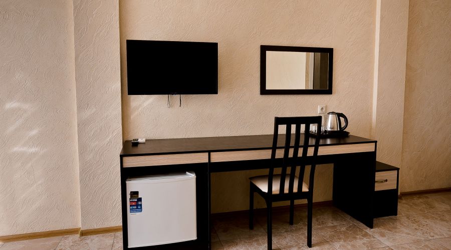 Люкс 3-местный у бас. 1 этаж