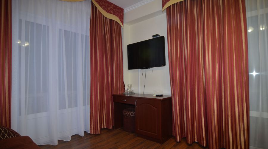 Люкс 5-местный 2 комн корпус 1 