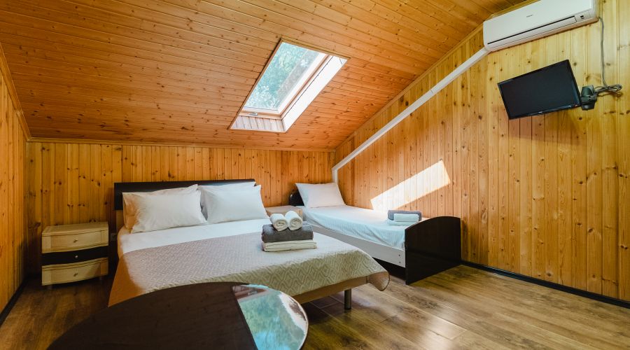 Стандарт 3-местный (мансарда)