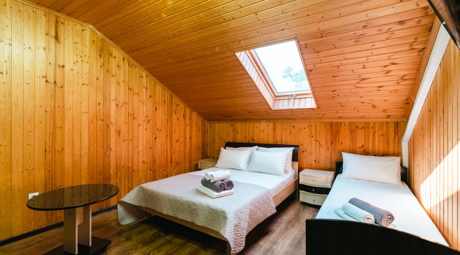 Стандарт 3-местный (мансарда)