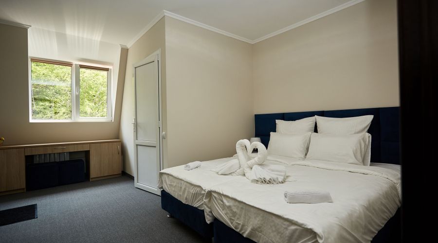 Люкс 4-местный 2-комнатный