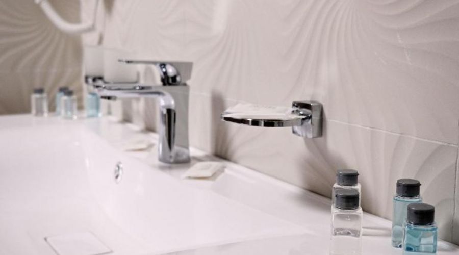 Люкс 4-местный 2-комнатный с джакузи