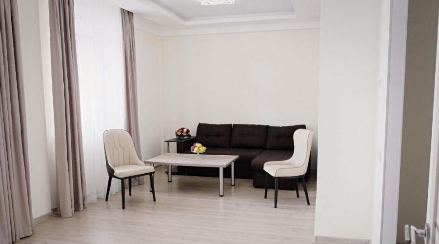 Люкс 4-местный 2-комнатный с джакузи