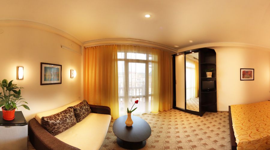 Стандартный 2-местный с одной кроватью и диваном-кроватью