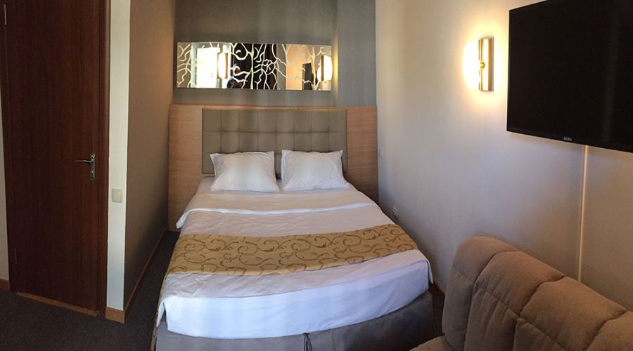 Стандартный 2-местный с одной кроватью и диваном-кроватью