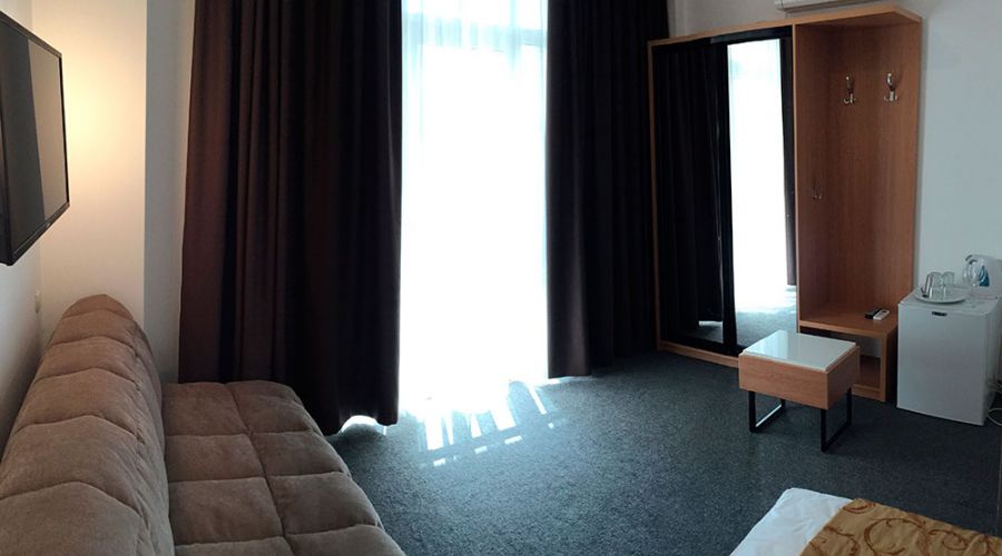 Стандартный 2-местный с одной кроватью и диваном-кроватью