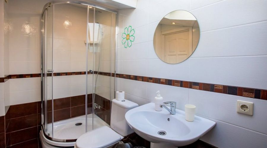 Семейный 4-местный с 2-ярусной кроватью